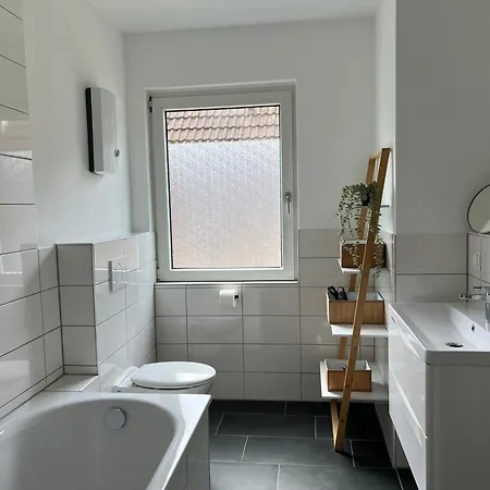 Design Am Rhein - Traumlage I Kuche I Babybett I Offentl Parkplatze *